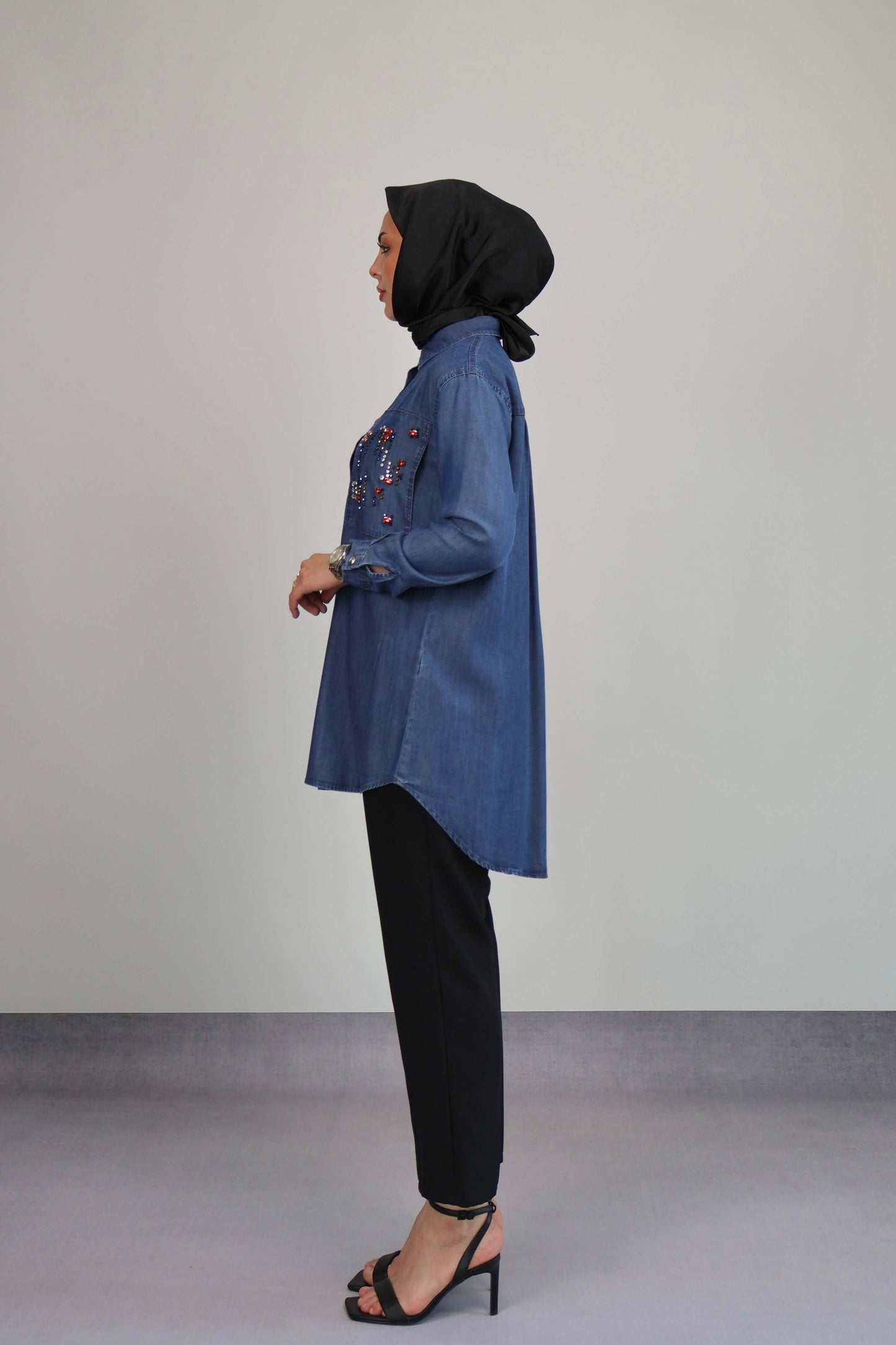 KOYU DENIM RENKLİ TAŞ DETAY TENCEL GÖMLEK