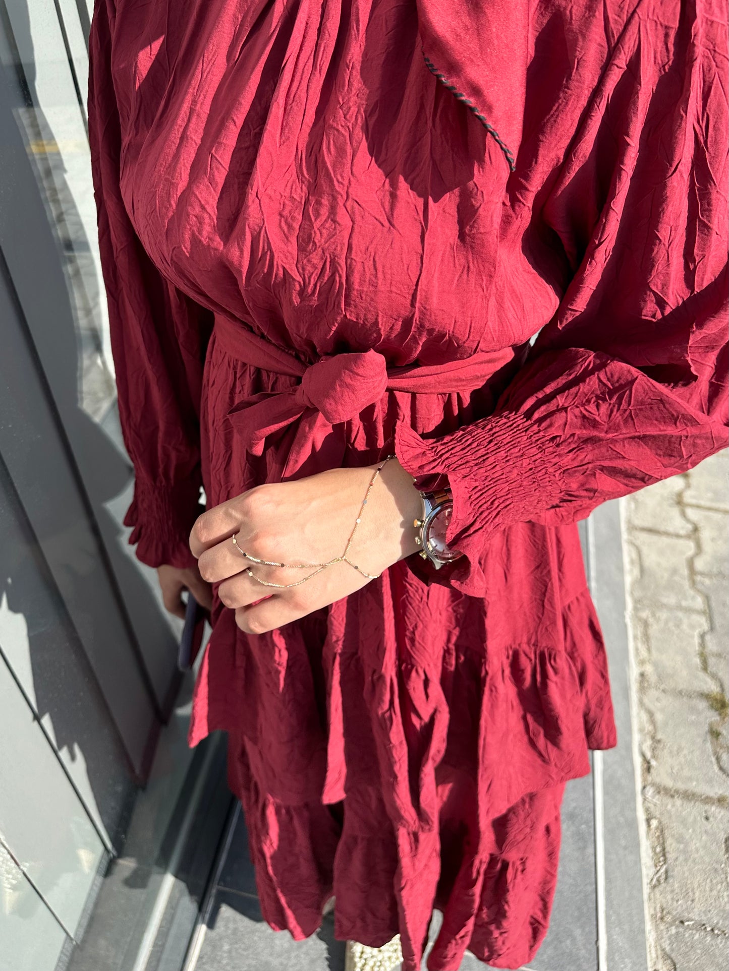 BORDO BELİ LASTİKLİ KUŞAKLI ELBİSE