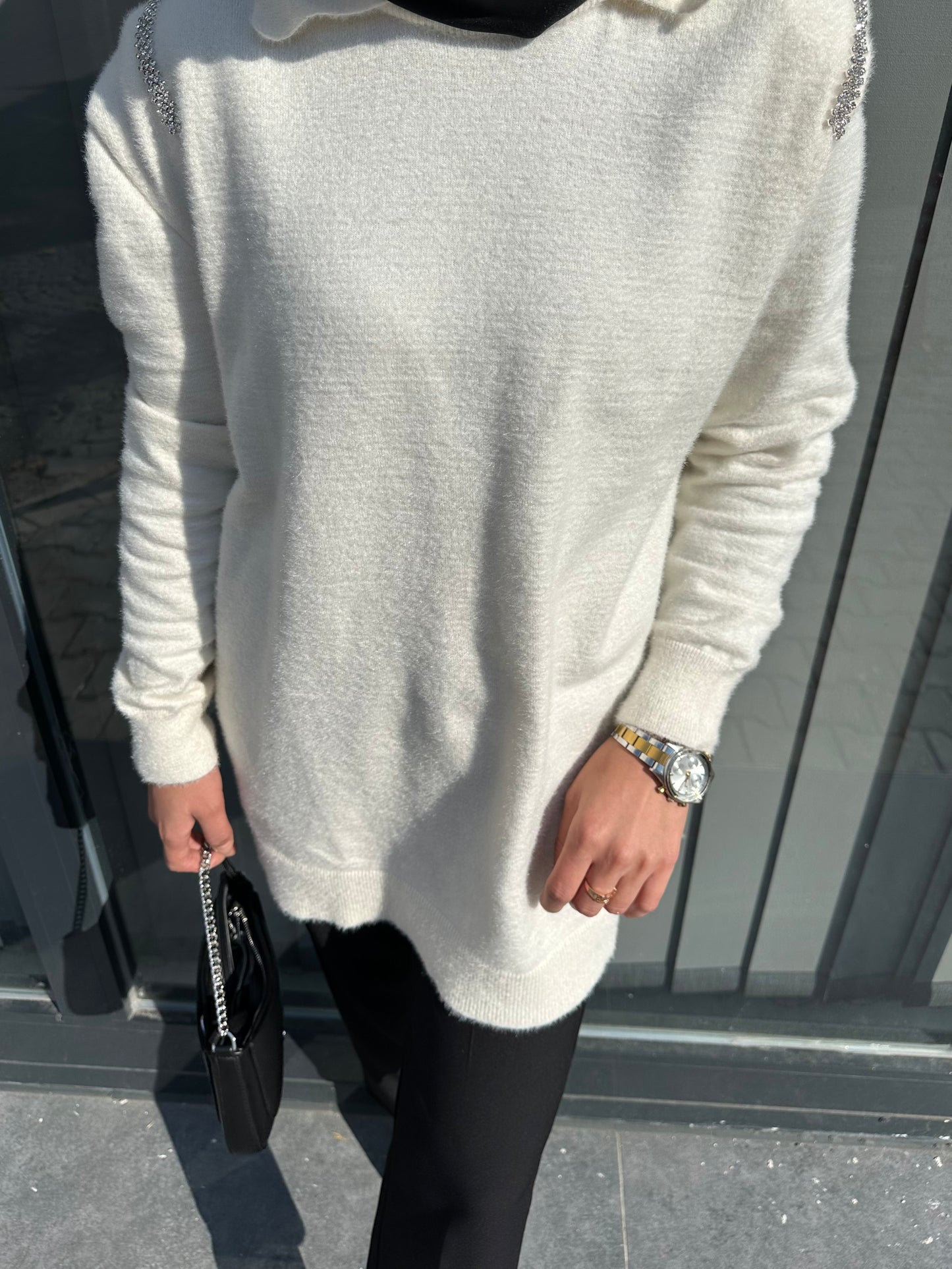 EKRU  OMUZLARI TAŞLI ANGORA KAZAK