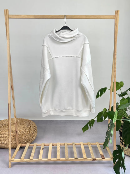 BEYAZ DİK YAKA OVERSIZE SWEATSHIRT - ASKINKAYA