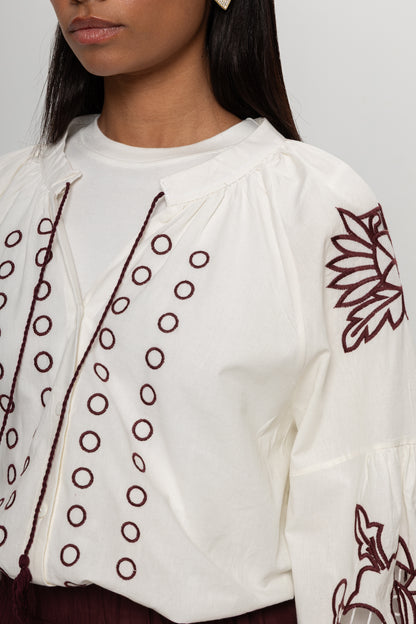 BEYAZ  BORDO NAKIŞLI BLUZ
