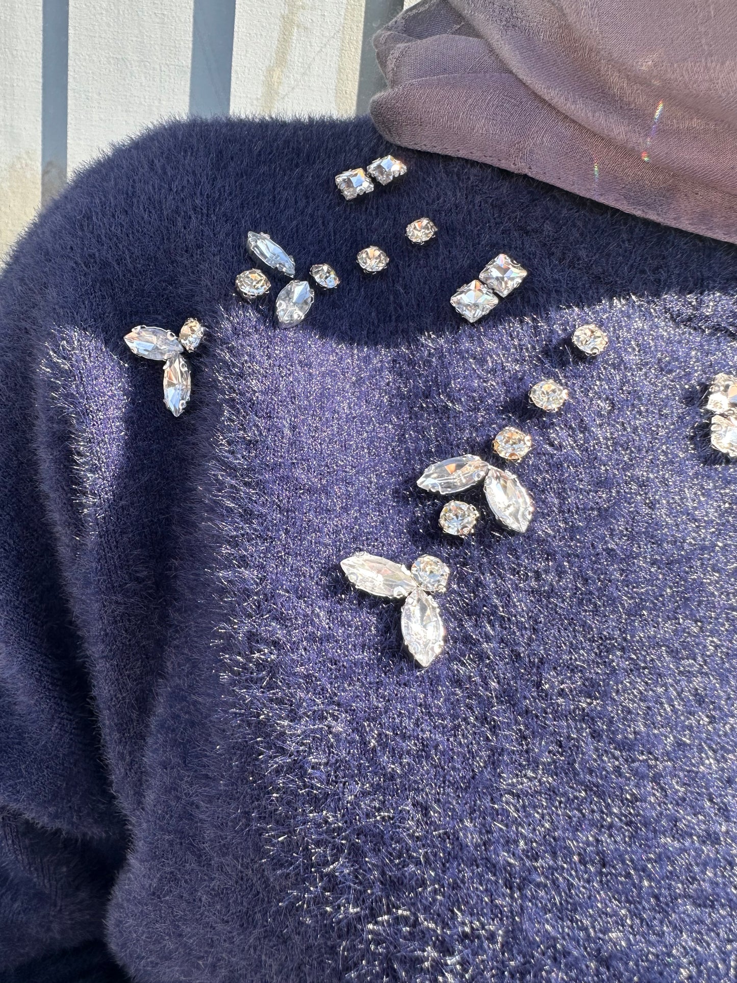 LACİVERT ÖNÜ TAŞLI ANGORA KAZAK