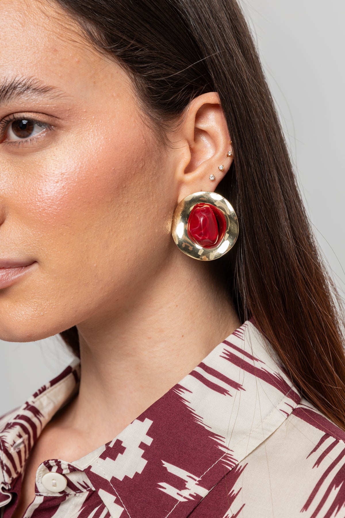 BORDO YUVARLAK TAŞ KÜPE