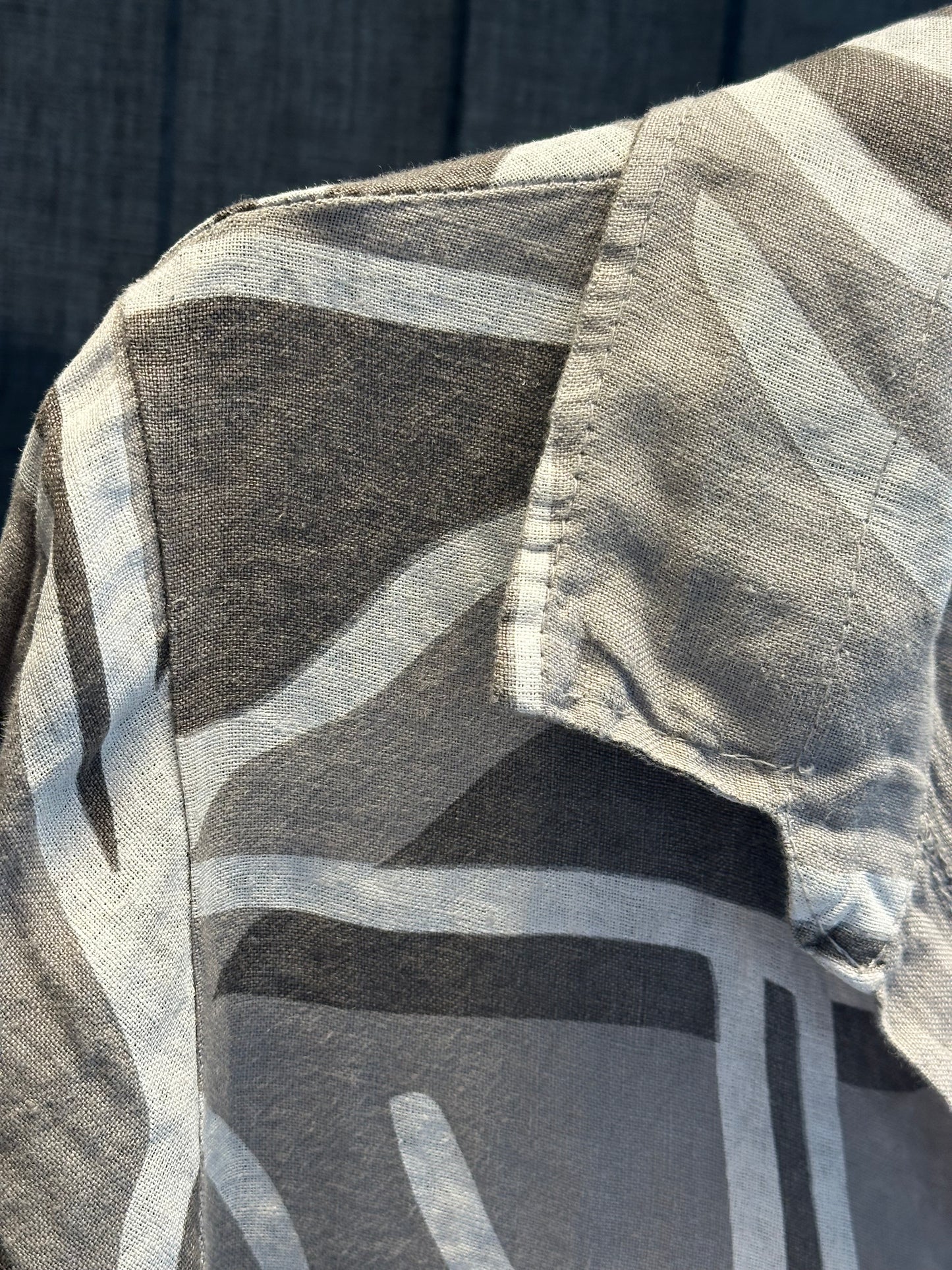 KAHVERENGİ TASARIM DESEN UZUN KETEN ELBİSE