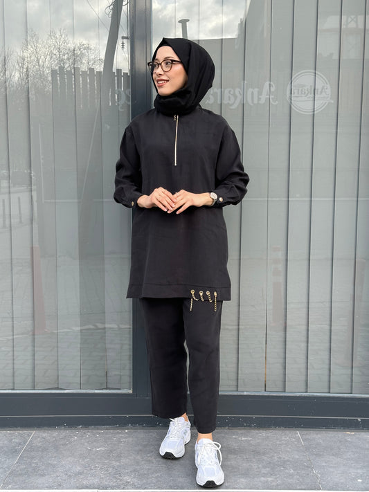 SİYAH ÖNDEN FERMUARLI VE ZİNCİR DETAY PANTOLON TAKIM