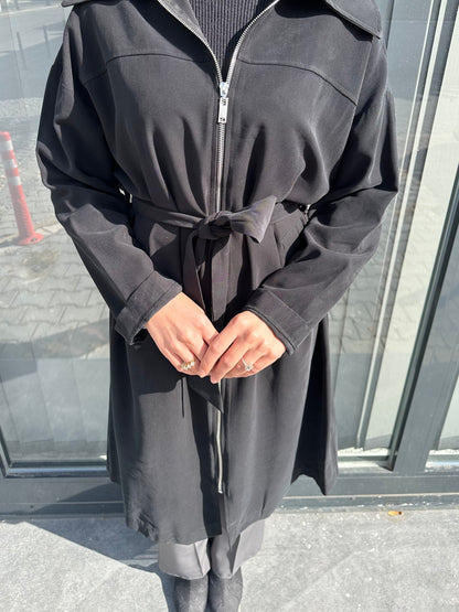 SİYAH KENDİNDEN KEMERLİ KAP