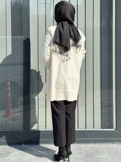 EKRU  OMUZLARI TAŞLI ANGORA KAZAK