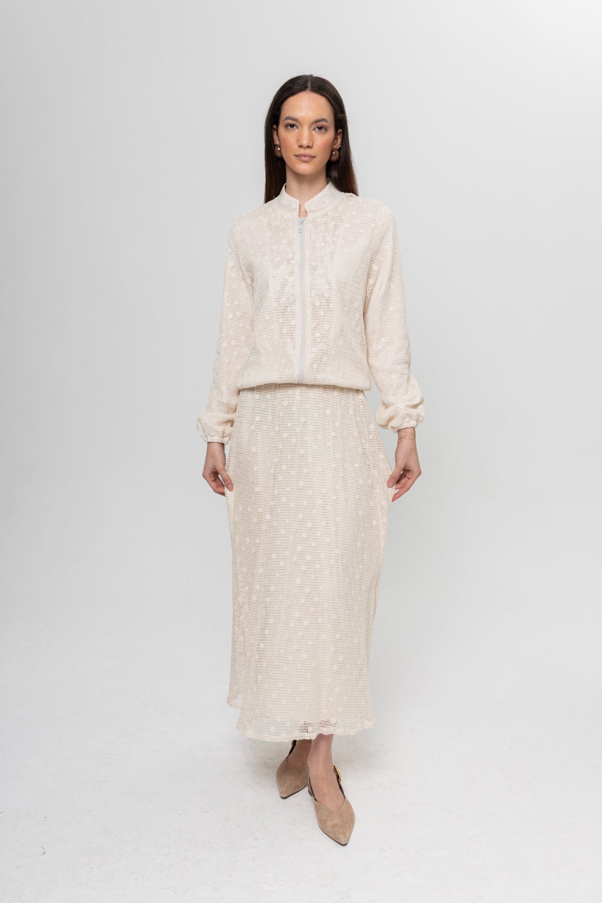 BEJ DANTEL DETAY ETEKLİ TAKIM