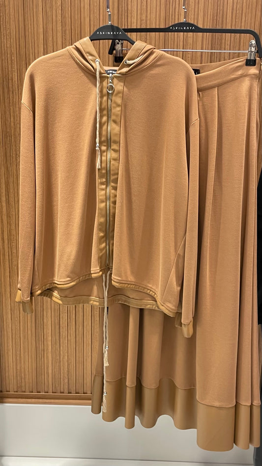 CAMEL DERİ DETAY ETEKLİ TAKIM