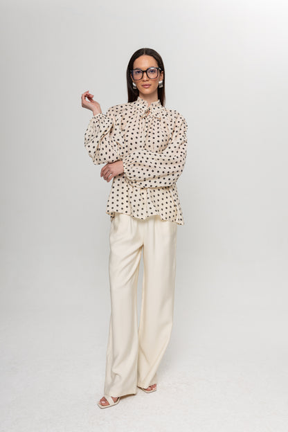 BEJ SİYAH  PUANTEYELİ BLUZ