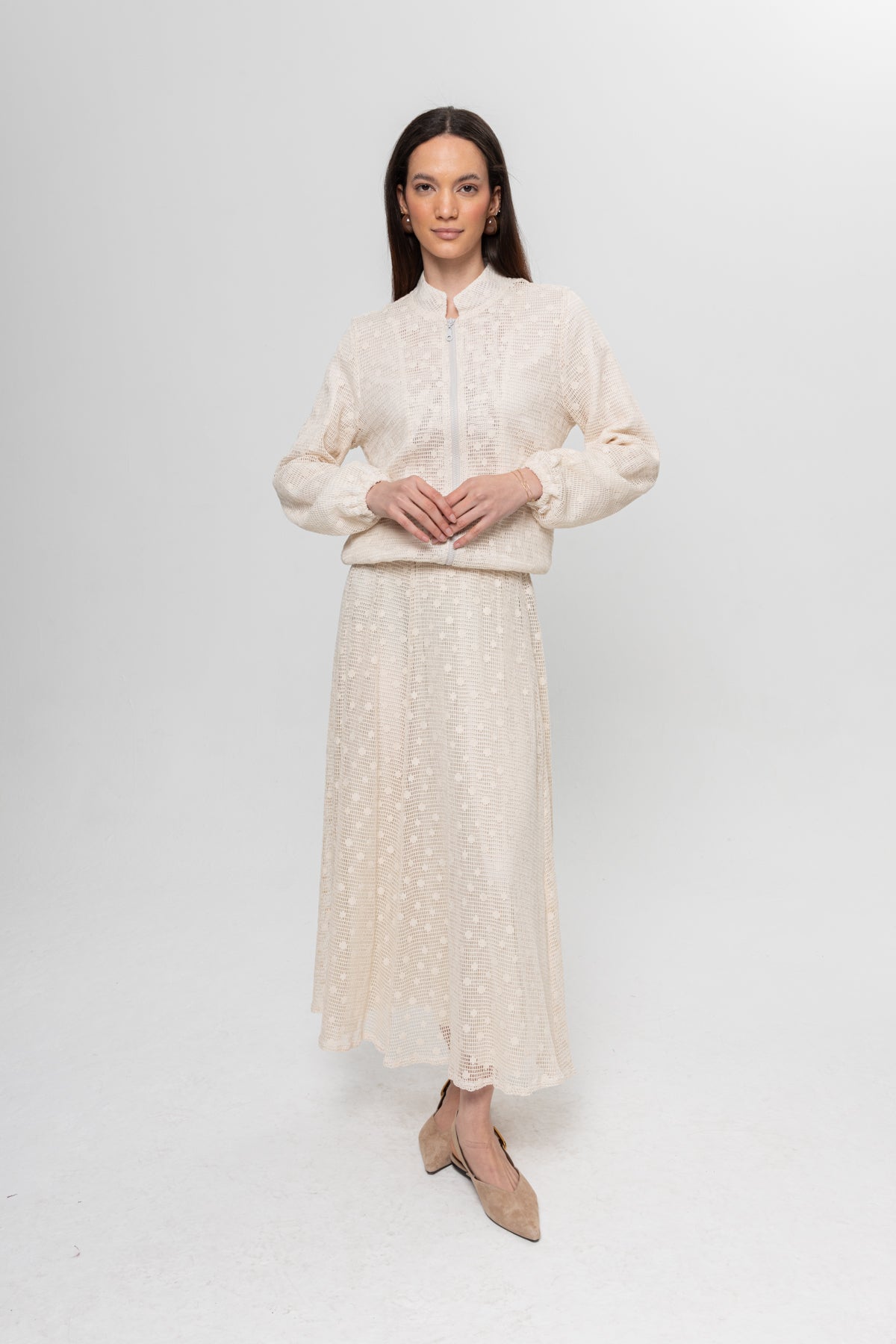 BEJ DANTEL DETAY ETEKLİ TAKIM