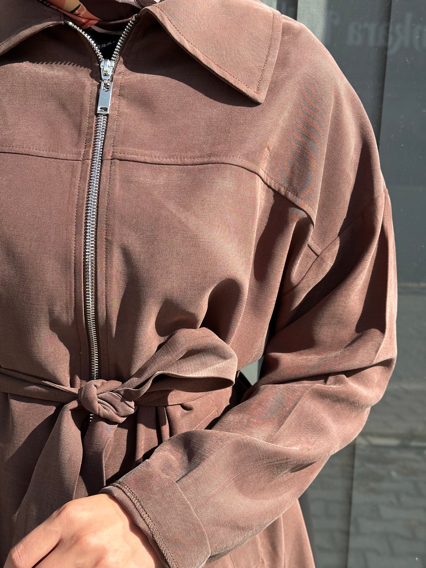 KAHVE KENDİNDEN KEMERLİ KAP