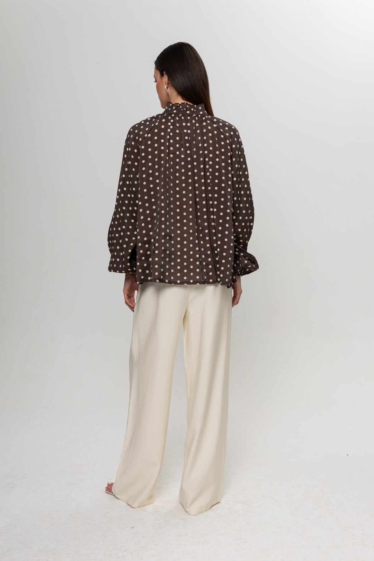 KAHVE BEJ  PUANTEYELİ BLUZ