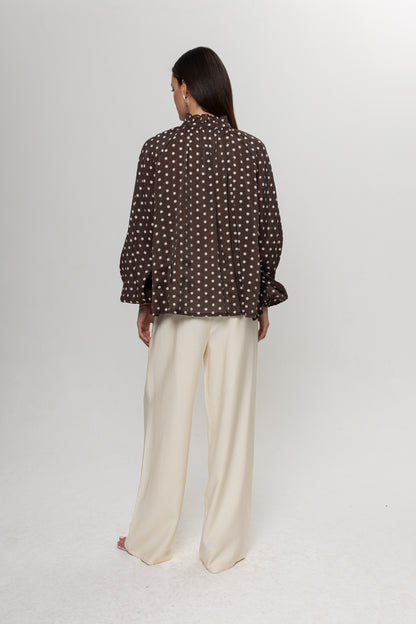 KAHVE BEJ  PUANTEYELİ BLUZ