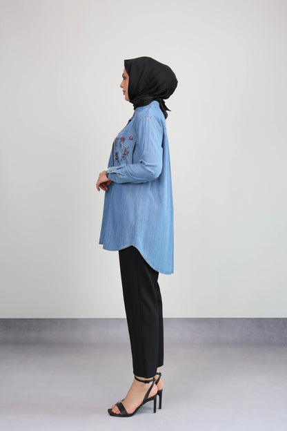 AÇIK DENIM RENKLİ TAŞ DETAY TENCEL GÖMLEK