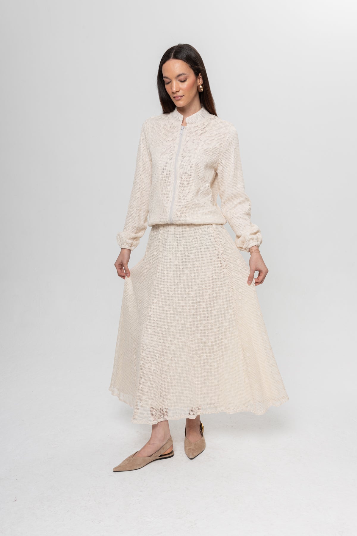 BEJ DANTEL DETAY ETEKLİ TAKIM