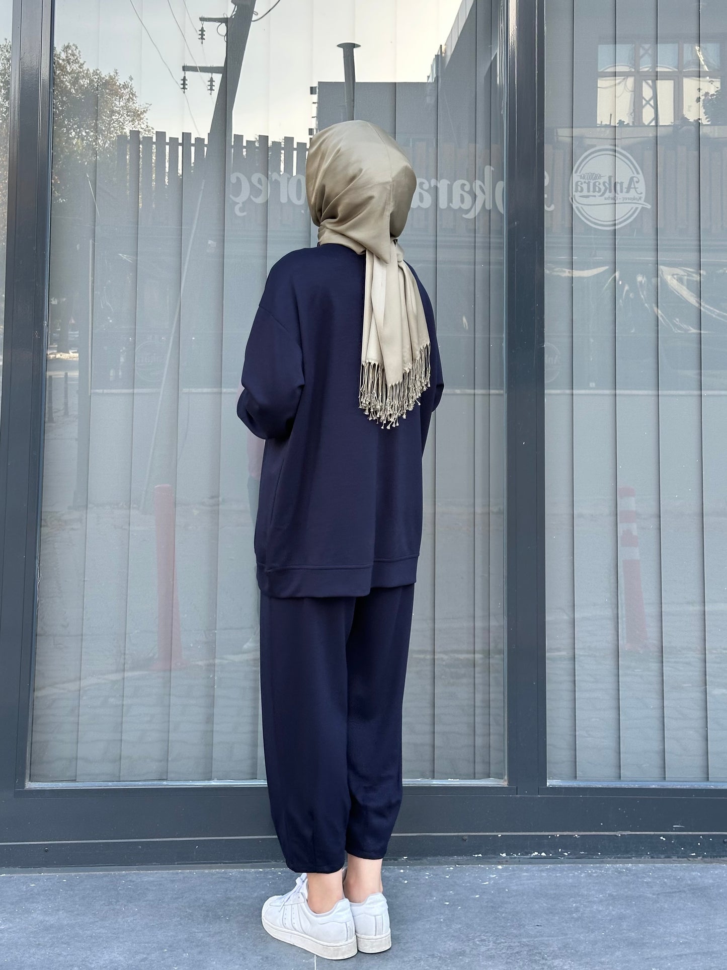 LACİVERT YÜKSEK BASKI VE ETİKET DETAYLI PANTOLON TAKIM