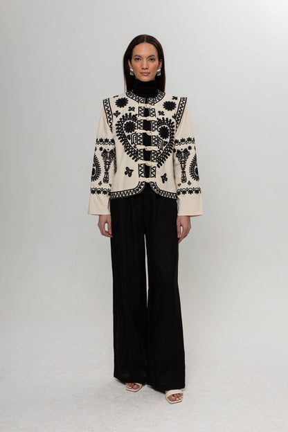 BEJ SİYAH GEÇİŞLİ ÖNDEN BAĞLAMALI GÖMLEK