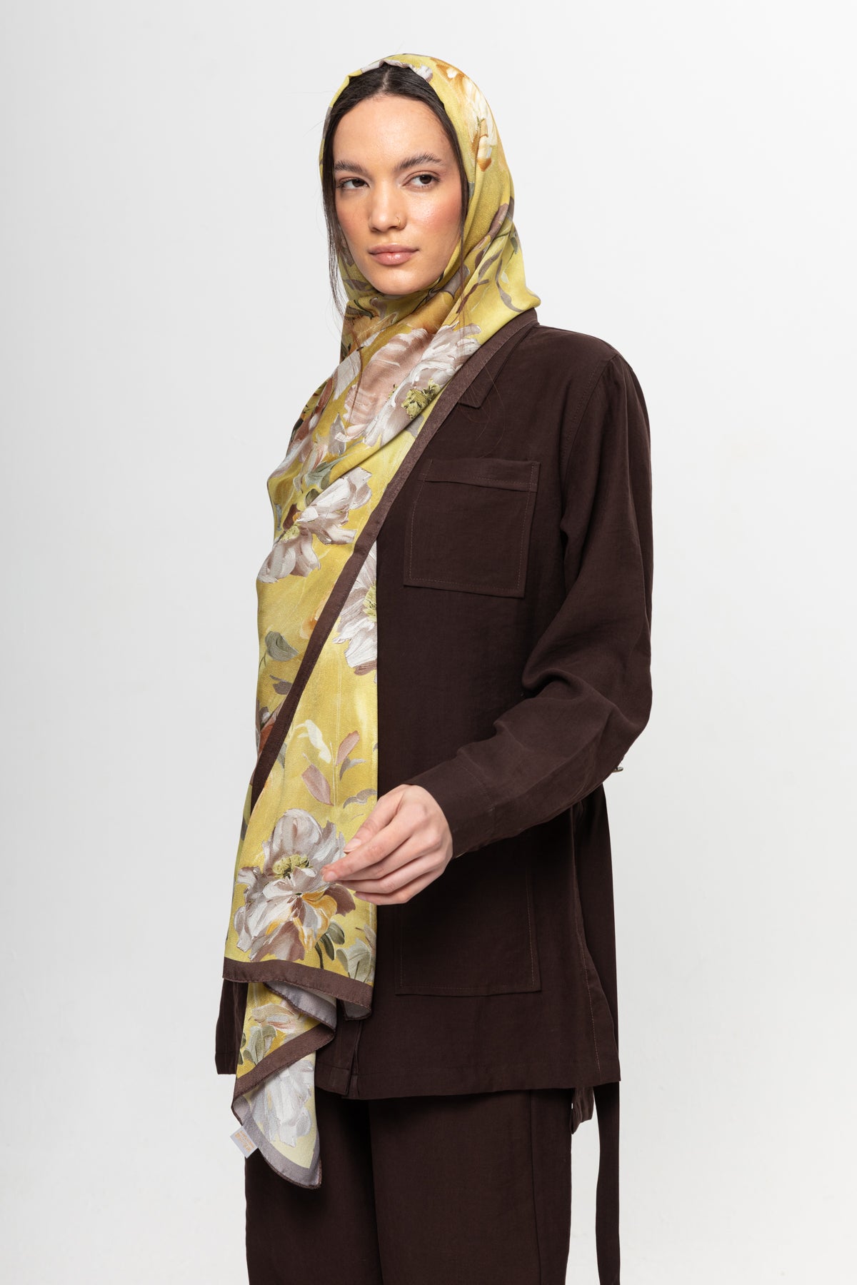 KAHVE SARI  ÇİÇEK DESENLİ ŞAL