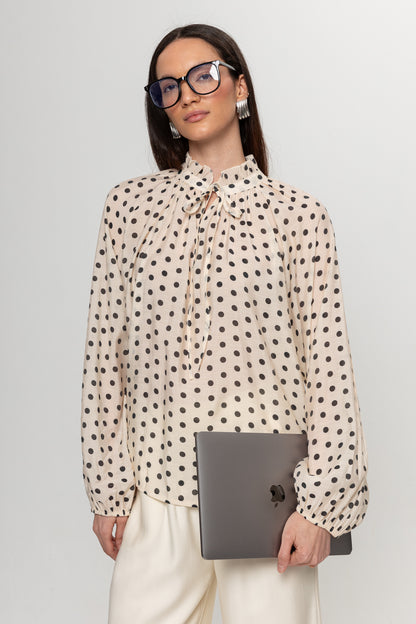 BEJ SİYAH  PUANTEYELİ BLUZ