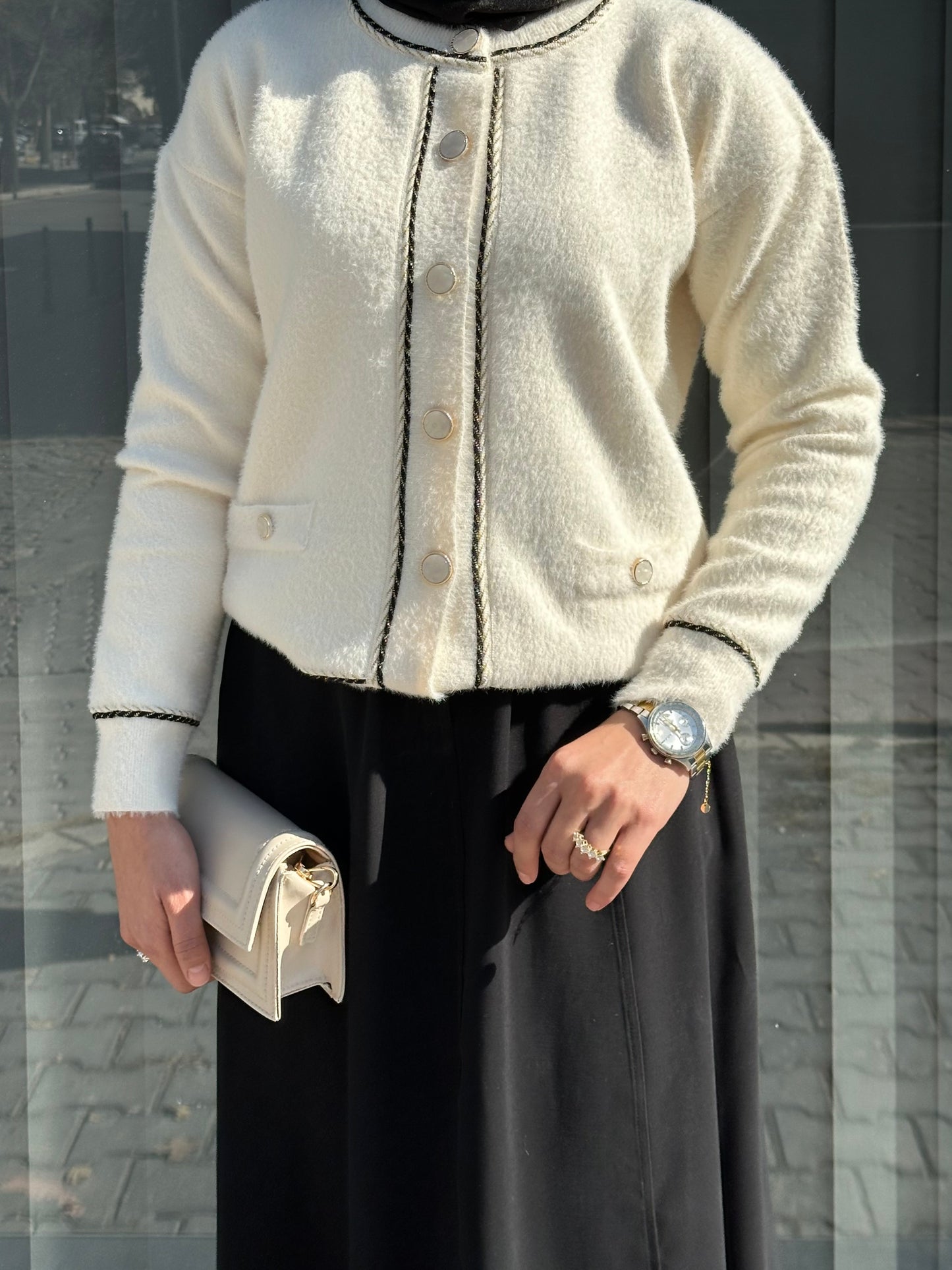 EKRU BİSİKLET YAKA SİM DETAYLI ANGORA HIRKA