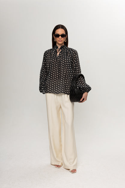 SİYAH BEYAZ PUANTEYELİ BLUZ