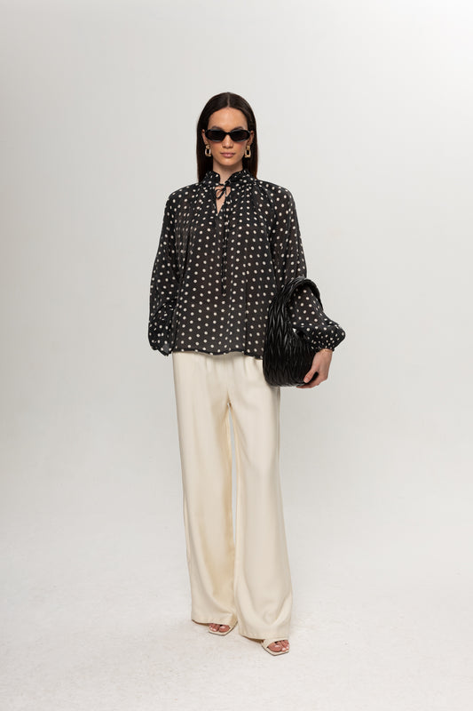 SİYAH BEYAZ PUANTEYELİ BLUZ