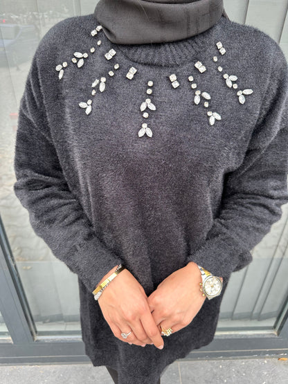 SİYAH ÖNÜ TAŞLI ANGORA KAZAK