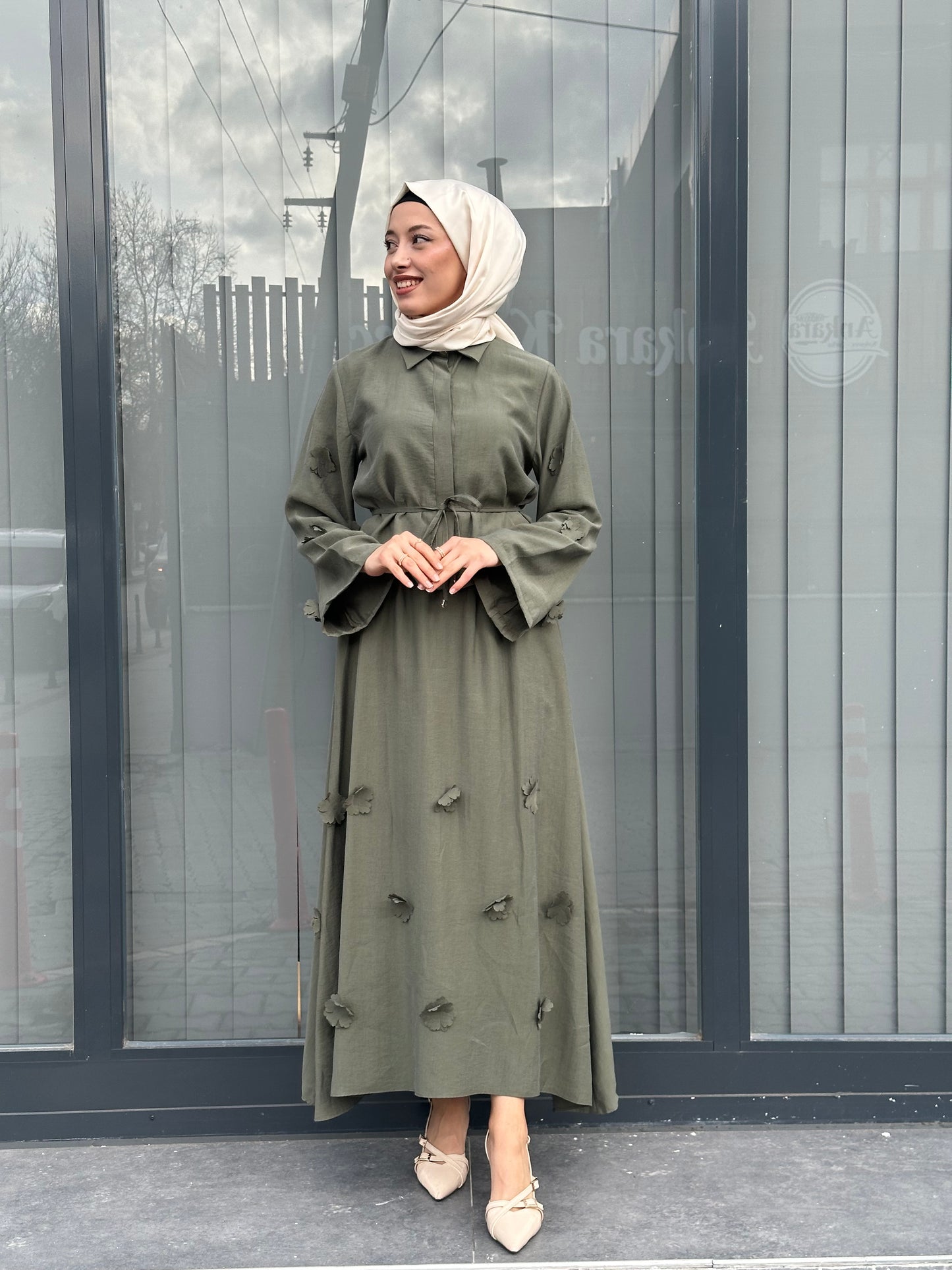 YEŞİL ÜÇ BOYUTLU ÇİCEKLİ ETEK TAKIM