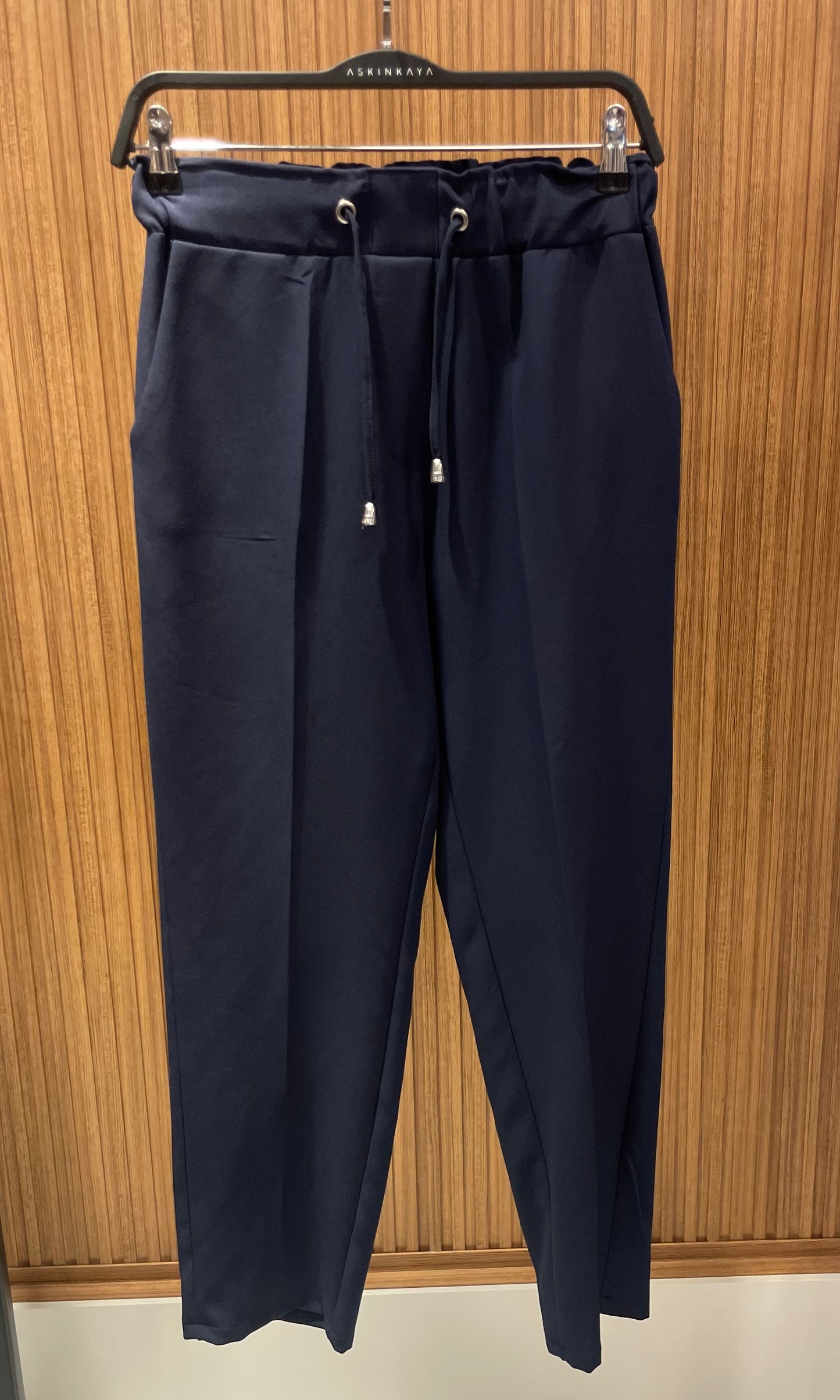 LACİVERT BELİ LASTİKLİ HAVUÇ FORM PANTOLON