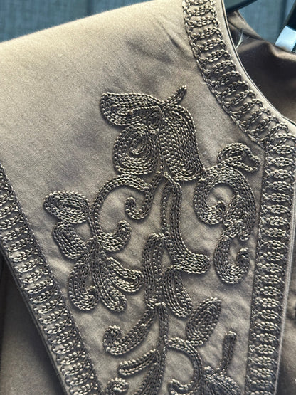 KAHVE GENİŞ YAKA FİSTO DETAYLI GÖMLEK