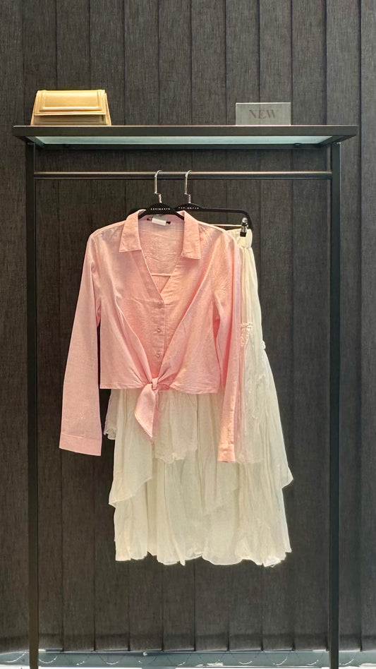 PEMBE V YAKA ÖNÜ BAĞLAMALI GÖMLEK
