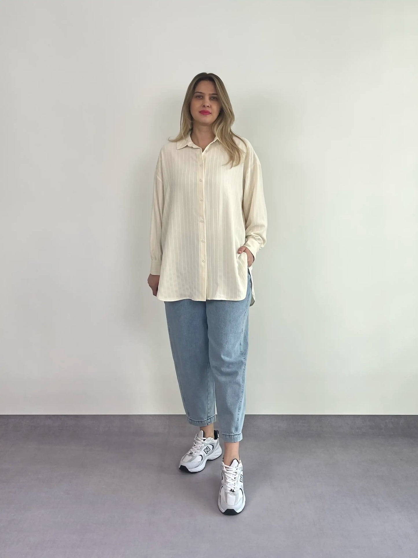 KREM ÇİZGİLİ OVERSIZE BASIC GÖMLEK - ASKINKAYA