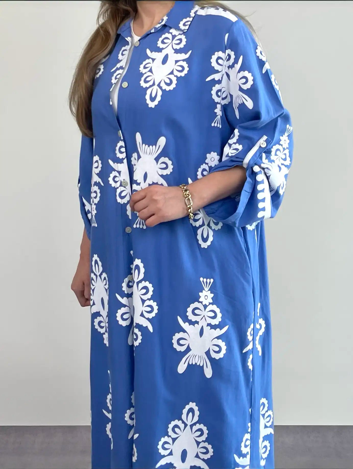 MAVİ BEYAZ DESENLİ UZUN KAFTAN ELBİSE - ASKINKAYA