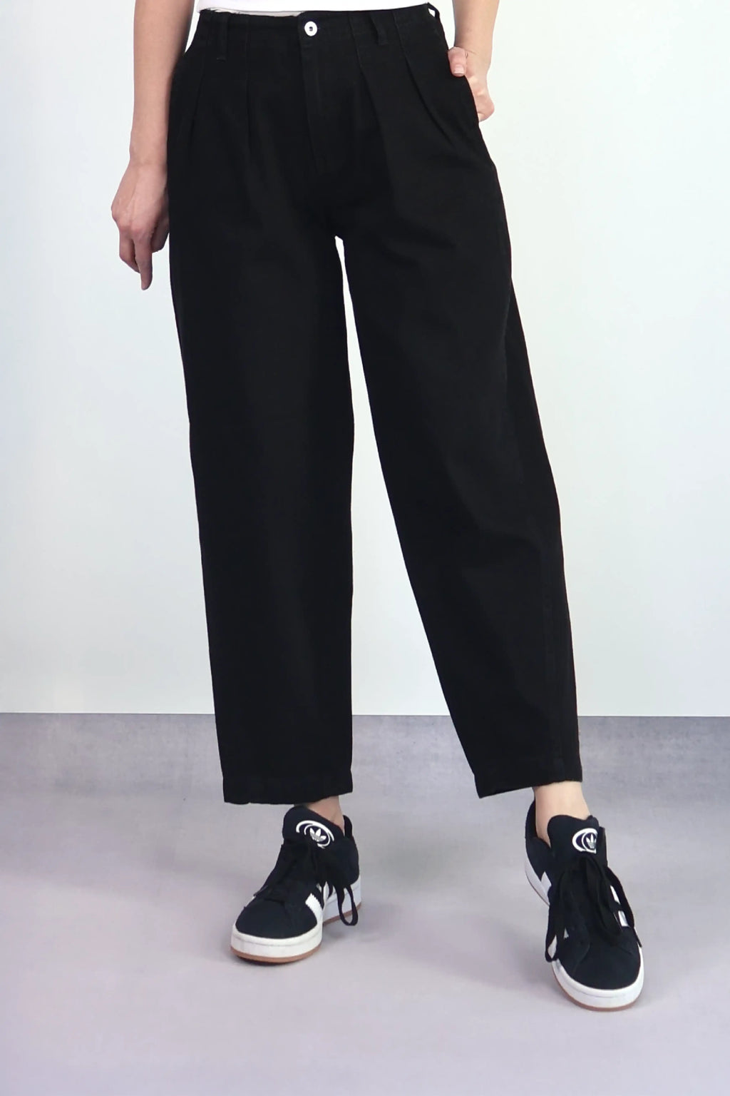 SİYAH DENIM MOM JEAN PANTOLON